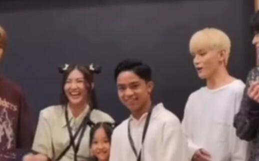 ปฏิกิริยาช็อกเมื่อรู้ว่าแฟนคลับไม่ได้มีแค่ลูกสาว แต่ยังมีลูกชายด้วย【NCT】【อีแทยง】