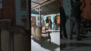 wahh ternyata ini di balik layar film waktu Maghrib #alifikry #waktumaghrib #baliklayar #shorts