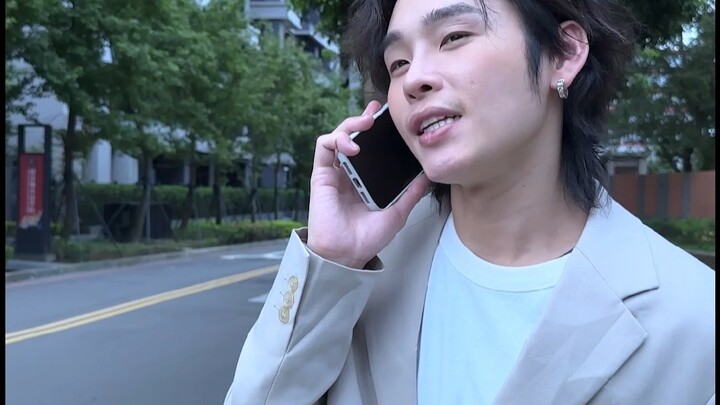 Nếu bạn có bất kỳ câu hỏi gì, cứ thoải mái gọi cho tôi nhé! (Liệu có thực sự gọi không nhỉ?) [Tôi ch