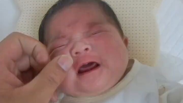 Ignore the crying, stay calm, and act quickly, accurately, and steadily.