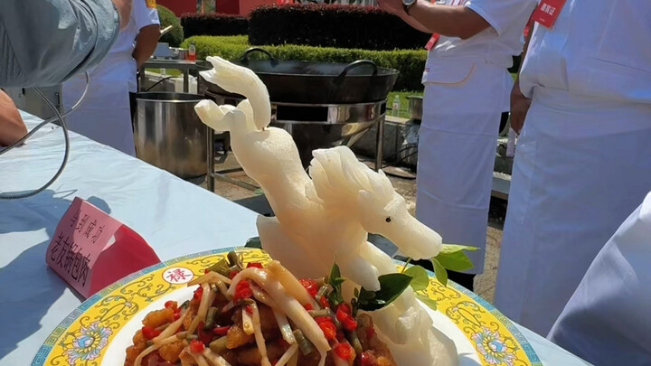 China’s Jilin: The World Guo Bao Rou Cooking Competition Live!