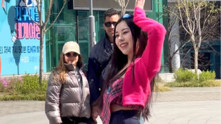شاهد كيف أبهرت النساء الصينيات الجمهور الأجنبي في جولة "أخبرني" في كوريا. نسخة الجينز الجديدة [جيابي