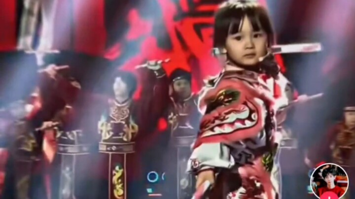 【TikTok】网友看中国小女孩跳英歌舞