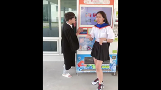 ถ้าไม่มีคำว่ากินจุ้บกินจิ้บๆนี่ฟังไม่ออกเลยว่าเพลงอะไร