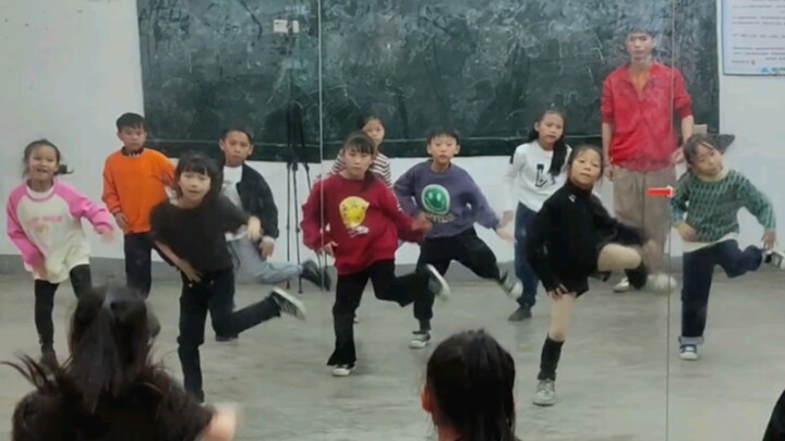 [Primary school students learn Locking from scratch] The prototype of a small program on the seventh