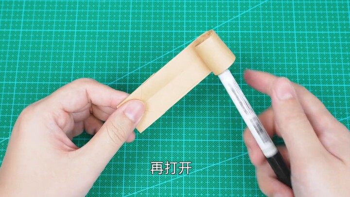 Ajari Anda membuat pisau cakar origami yang berbeda, sangat menyenangkan untuk dikenakan di tangan A