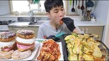 꽃돼지 비오는날 던킨도너츠 배추김치 모듬전 한식먹방[korean food]mukbang Eating show 吃播
