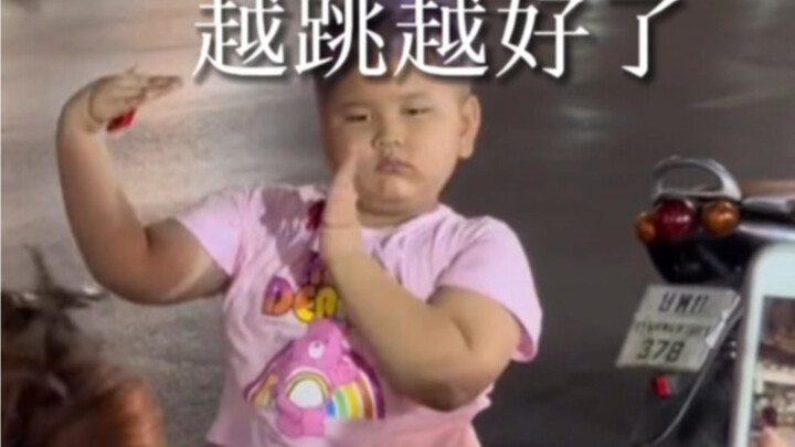 Thailand’s Chinatown Little Chubby | Jisoo | Flower | So Cute!