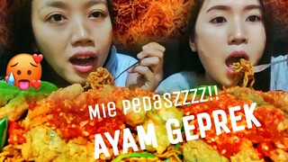 MUKBANG MIE GORENG PEDAS + AYAM GEPREK EKSTRA CABE RAWIT