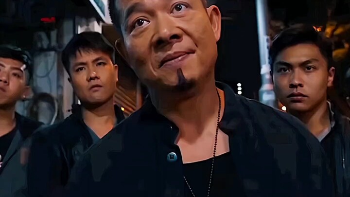 “Nói cho mày biết, sau đêm nay thì tao là người quyết định ở đây.”