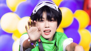 Dễ thương bùng nổ! Màn trình diễn sân khấu đầu tiên của một thực tập sinh 13 tuổi trong ngành giải t