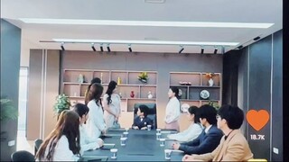 32-45 คุกเข่า