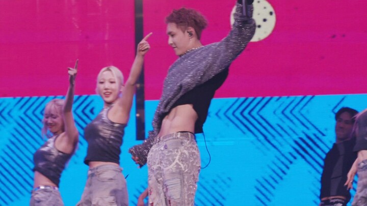 Abs Edition of “Fresh”! Zhang Yixing’s New Song Live at His Seoul Concert in South Korea