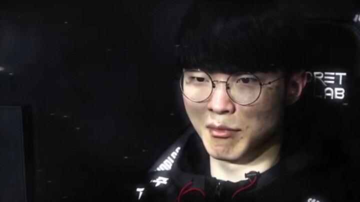 Faker: It’s been ten years, and he’s still so relaxed. I’ve seen people make Faker cry, stun him int