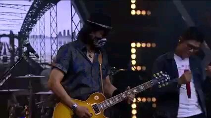 padi reborn feat andhika kangen band.