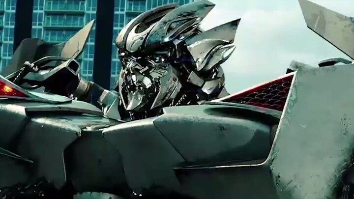 ใน Transformers 3 เหล่าออโต้บอทปกป้องเมกาทรอน ฉากนี้เท่มาก