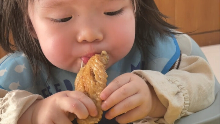 她也太能吃了吧
