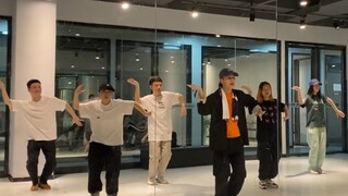 Các đường nét tay Hiphop và những thay đổi không gian