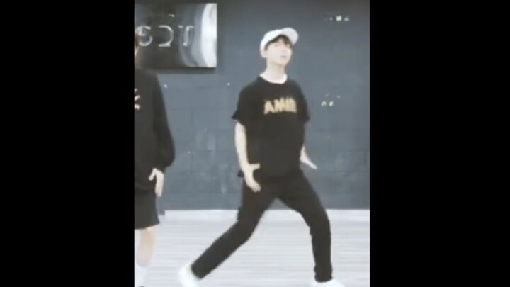 【Wang Junkai】First confession practice room Wang Junkai cut