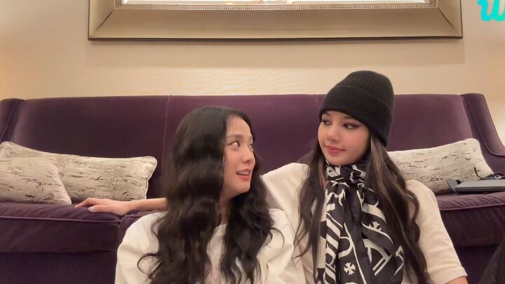 BLACKPINK 2022-11-11 Live Stream: About Koreans and a Thai Person in the U.S. Wanting to Eat Peking 