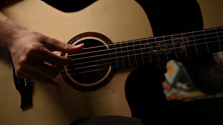 Don't listen to earphones alone at night~Fingerstyle "First love" Oshio live version!