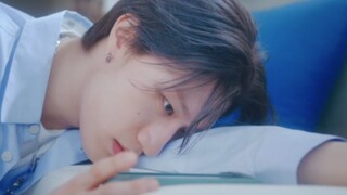 方艺谭 x 金玟庭《Officially Cool》MV预告公开！