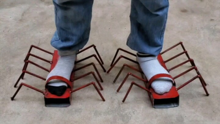 Homemade spider shoes! So stable to walk!