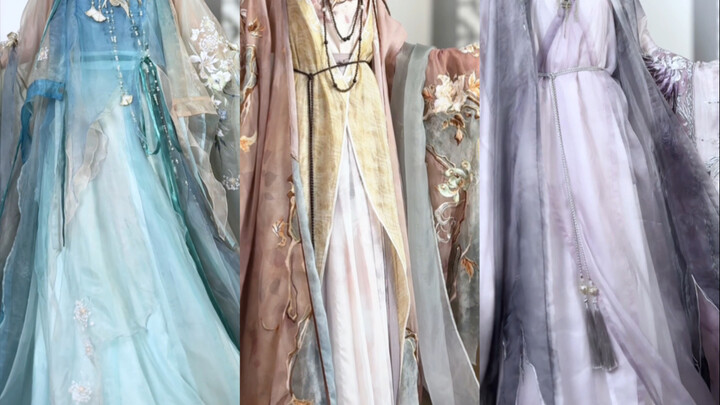 Outfit gaya Tiongkok nan elegan yang sangat cocok untuk foto perjalanan—kamu lebih suka yang mana?