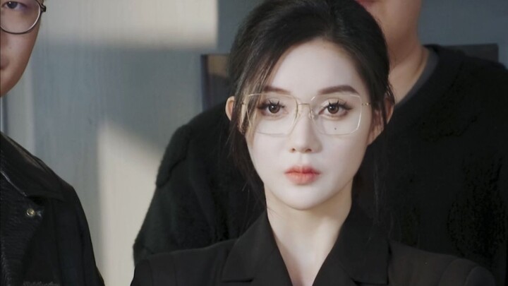 【ละครสั้น】ดอกกุหลาบจะไม่เหี่ยวเฉาในมือของคนสวน