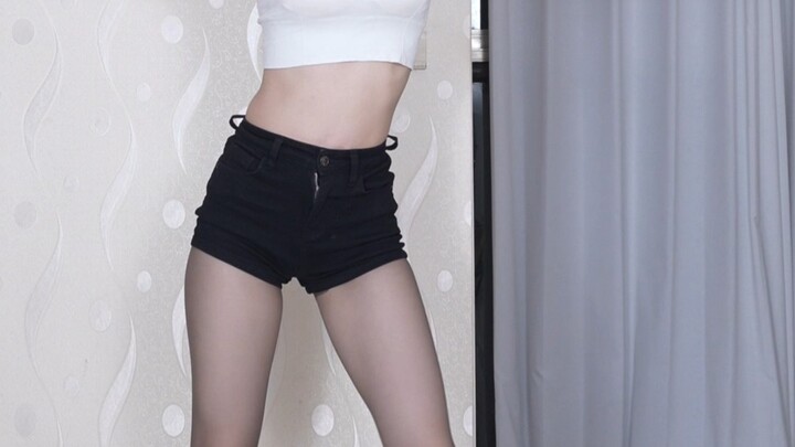 Lên tinh thần Quần short đen C3846