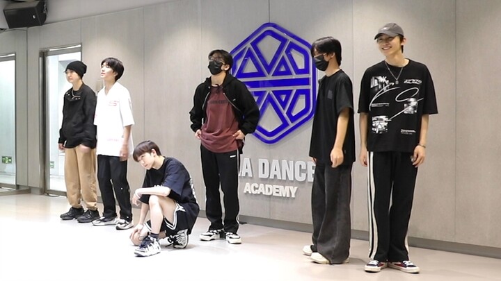 BOY STORY บันทึกการฝึกซ้อม: นี่เป็นครั้งแรกที่ฉันเห็นวิดีโอฝึกซ้อมแบบมุมมองบุคคลที่หนึ่ง~