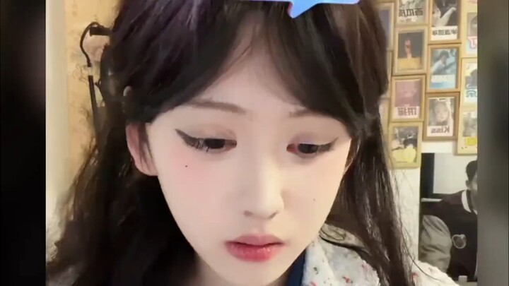 Kamu ini boleh dibilang baru makan enak, terus aja nyuri-nyuri cium YuanYuan!