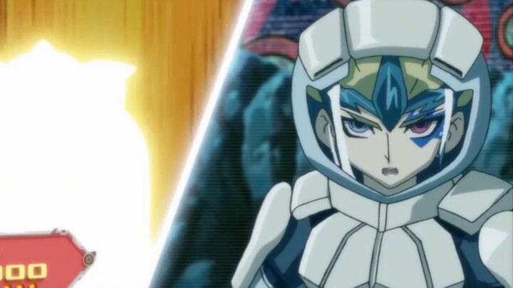 Yu-Gi-Oh! Creation Dragon, the Photon Dragon King arrives in the Battle of the Moon.