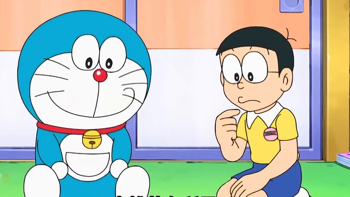 Nobita đeo huy hiệu tương lai và trở thành nhân vật chính của câu chuyện, còn Hổ Béo trở thành nhân 