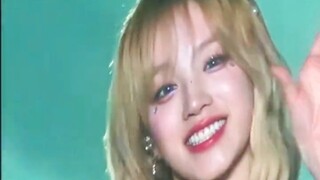 转推一万！【宋雨琦】演唱会十秒镜头！美疯了！