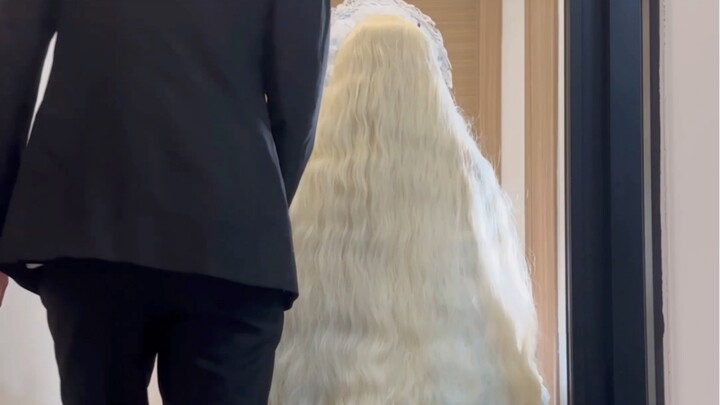 Jatuh Cinta pada Boneka Berpakaian Berganti