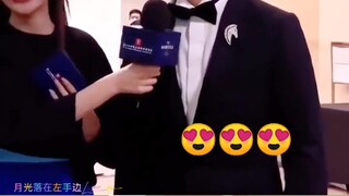 Tiếp theo, "A Falcon, con trai cả vĩ đại của tôi..." Wu Lei Entertainment Circle Funny Video Liên ho