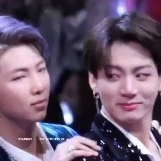 【BTS】Còn nhớ lần Namjoon bắt đầu khóc không? Cậu ấy né sau lưng JK nên mọi người chẳng biết là cậu đ