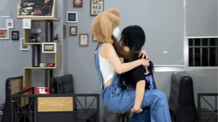 มาถ่ายกับเพื่อนสาวคนสนิทของคุณกันเถอะ