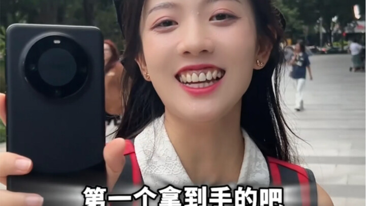 Baru beli Huawei Mate 60 Pro langsung pamer ke mana-mana!! Ngehe banget, ngejeglin aku habis-habisan