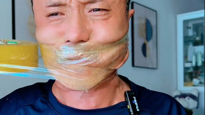 Thử thách nước ép cá mòi hộp kèm trứng cừu