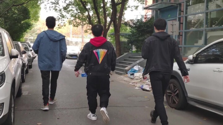 Preview: Brother Ju: Xiu Geer is invited to act for the first time! She is picking up trash on the r