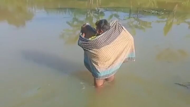 বাংঙ্গালির বুদ্দি বলে কথা এই রকম বুদ্দি কার কার আছে কমেন্টে বলো