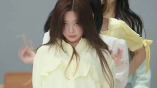 IZ*ONE's "Fiesta" KP exchange dance