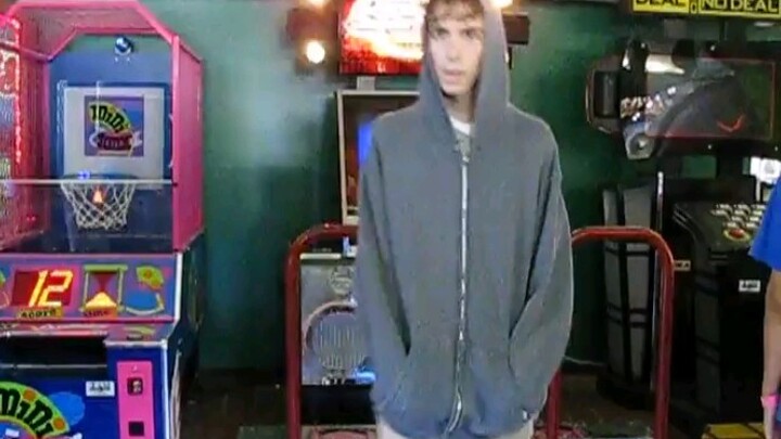 อดัม แลนซา | อดัม แลนซา เล่น DDR