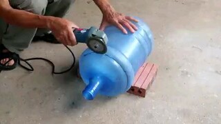 DIY wood stove - Ideas to make a wood st from old plastic bottles.