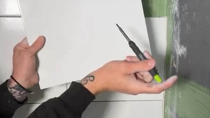 Teknik pemotongan dan pemasangan ubin miring