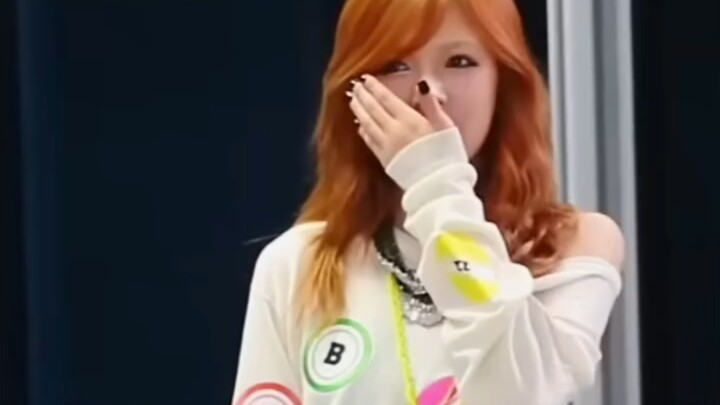 HyunA sekadar menjadi bintang tamu dalam sebuah MV, tapi malah berhasil menembus pasar Eropa dan Ame
