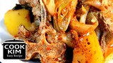 cooking with pig vertebrae Gamjatang, 감자탕 | 감자탕 만들기 | 감자탕 만들기 재료