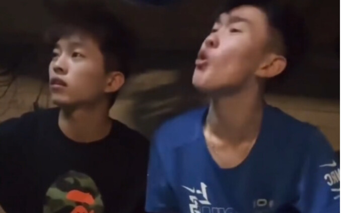 “Kiến thức đang xâm nhập vào não tôi theo một cách kỳ quái”